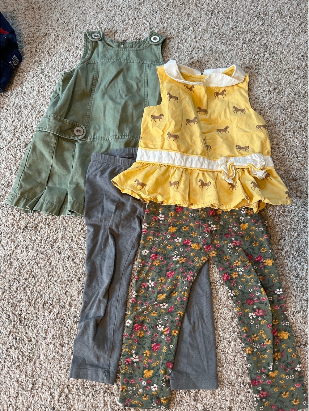 Toddler Girls' Mixed Outfit Set - Dress, Top, and Leggings Size 3T